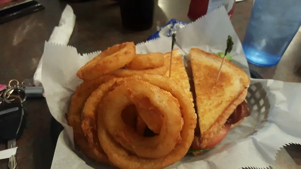 blt w Onion Rings